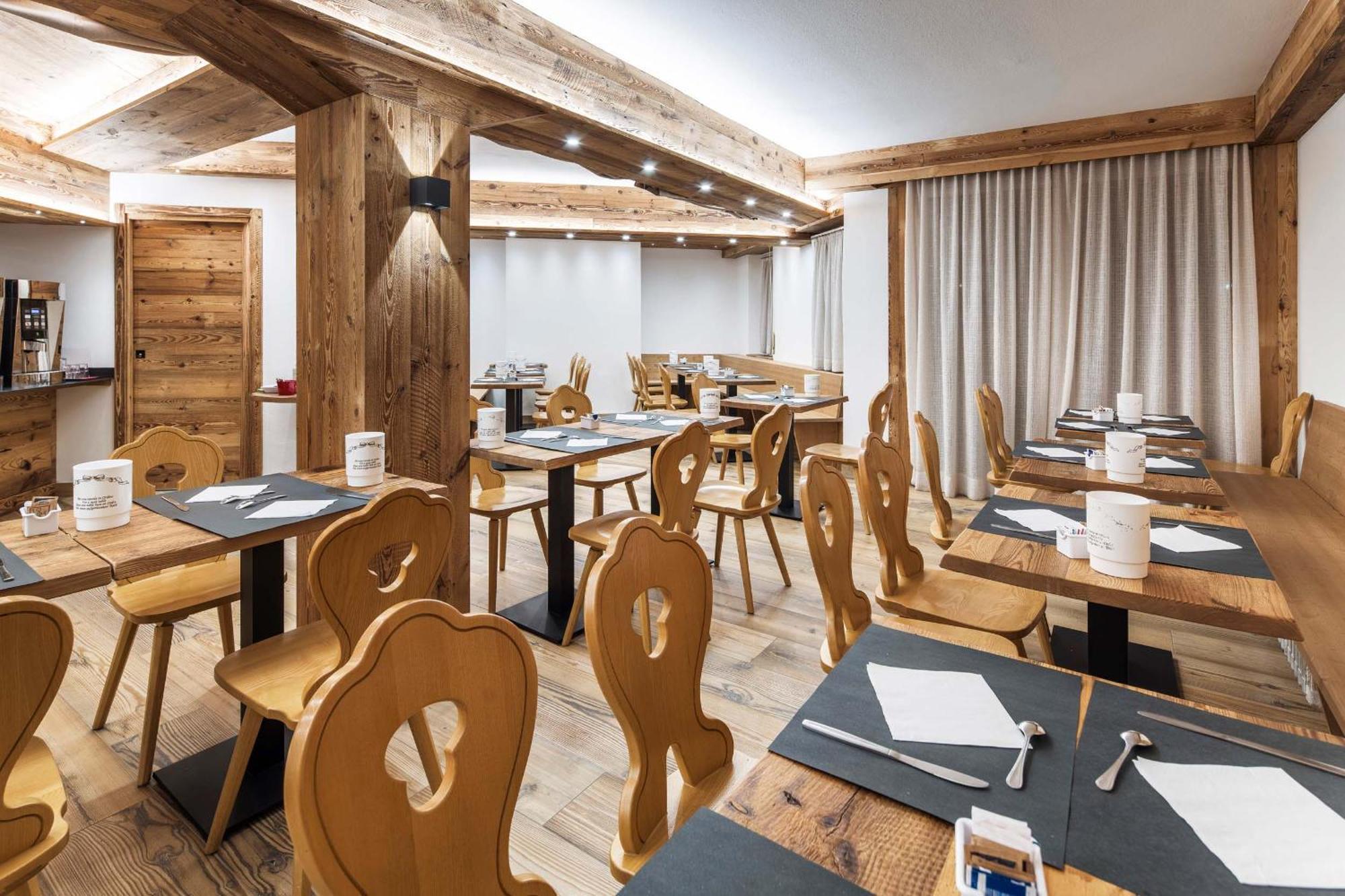 Hotel Olimpia Cortina dʼAmpezzo Exterior foto