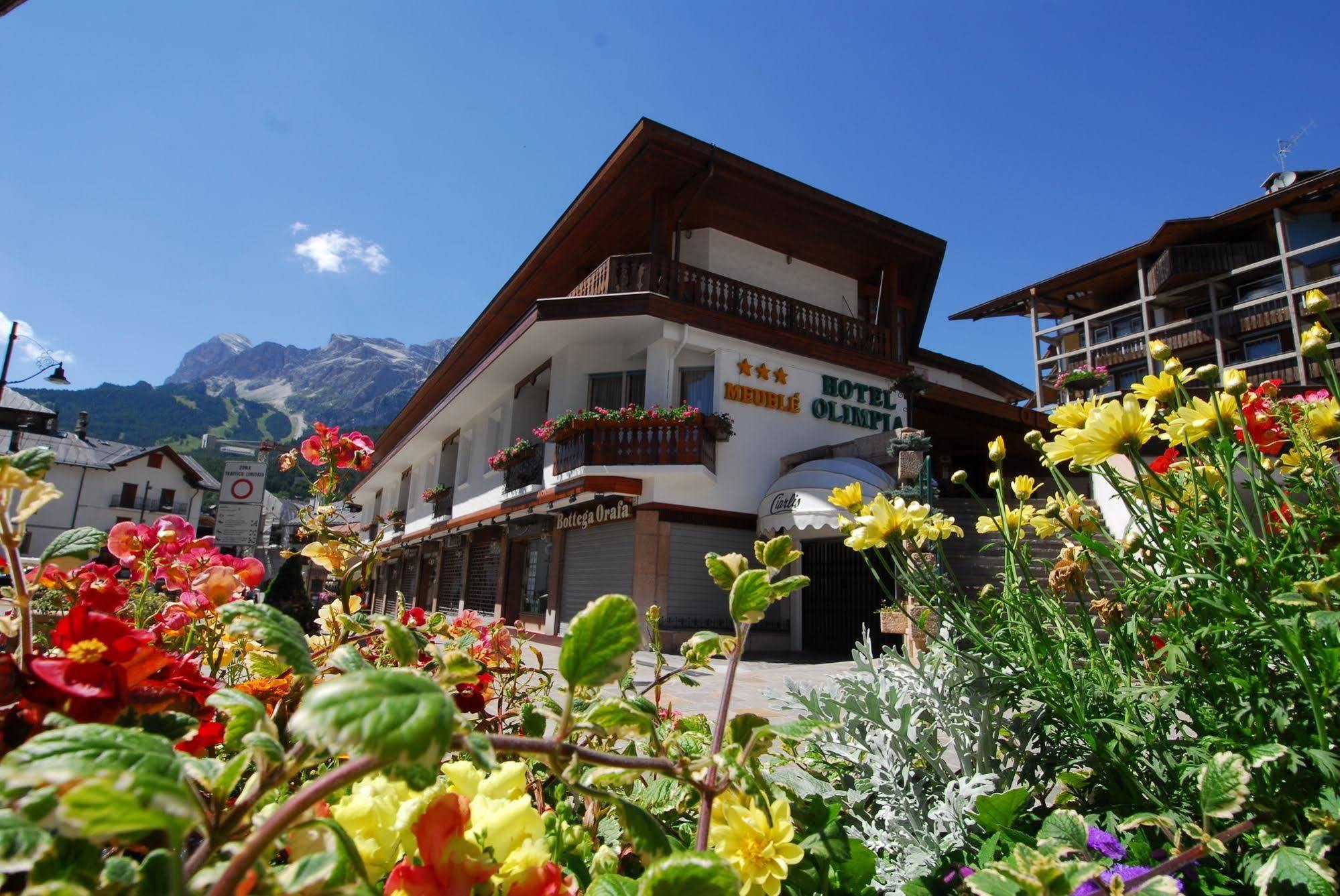 Hotel Olimpia Cortina dʼAmpezzo Exterior foto